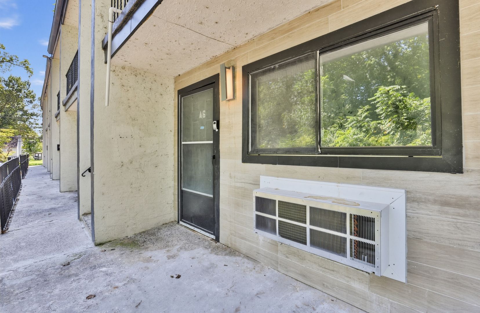 Runnemede Apartment: 345 W Clements Bridge Rd