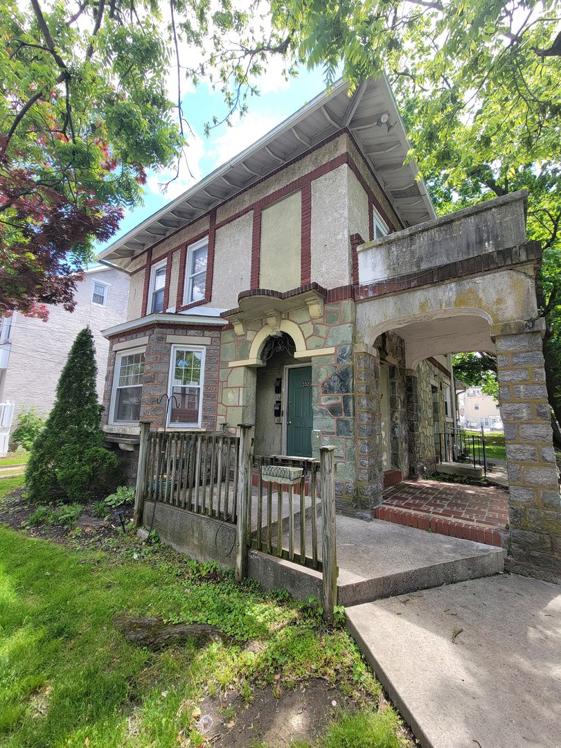 West Chester Apartment: 332 W Washington St