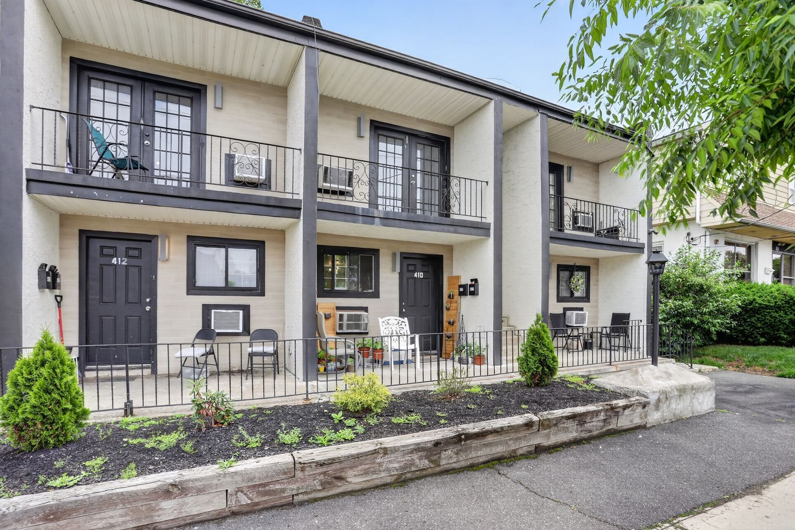 Runnemede Apartment: 424 N Black Horse Pike