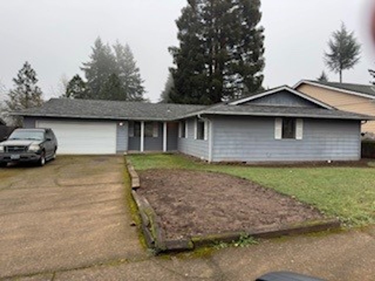 Salem House: 5150 Khyber Ave SE