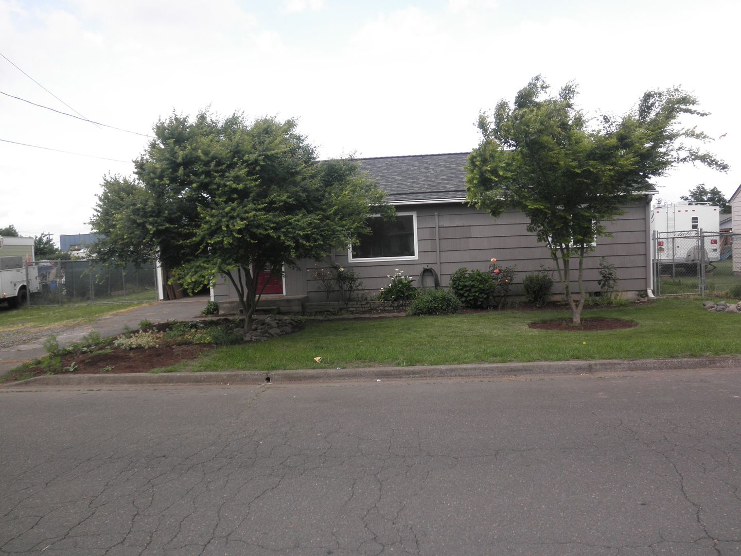 Salem House: 3565 48th Ave NE