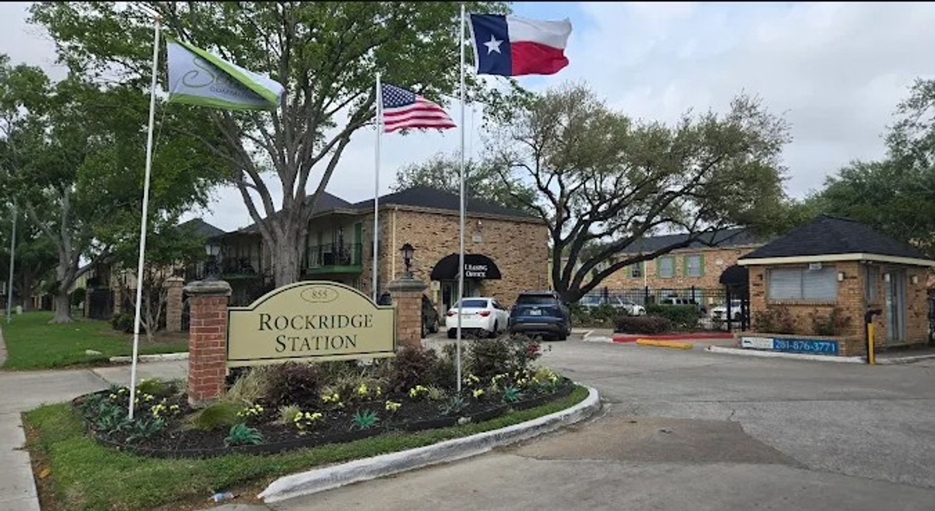 Houston Apartment: 855 Greens Rd