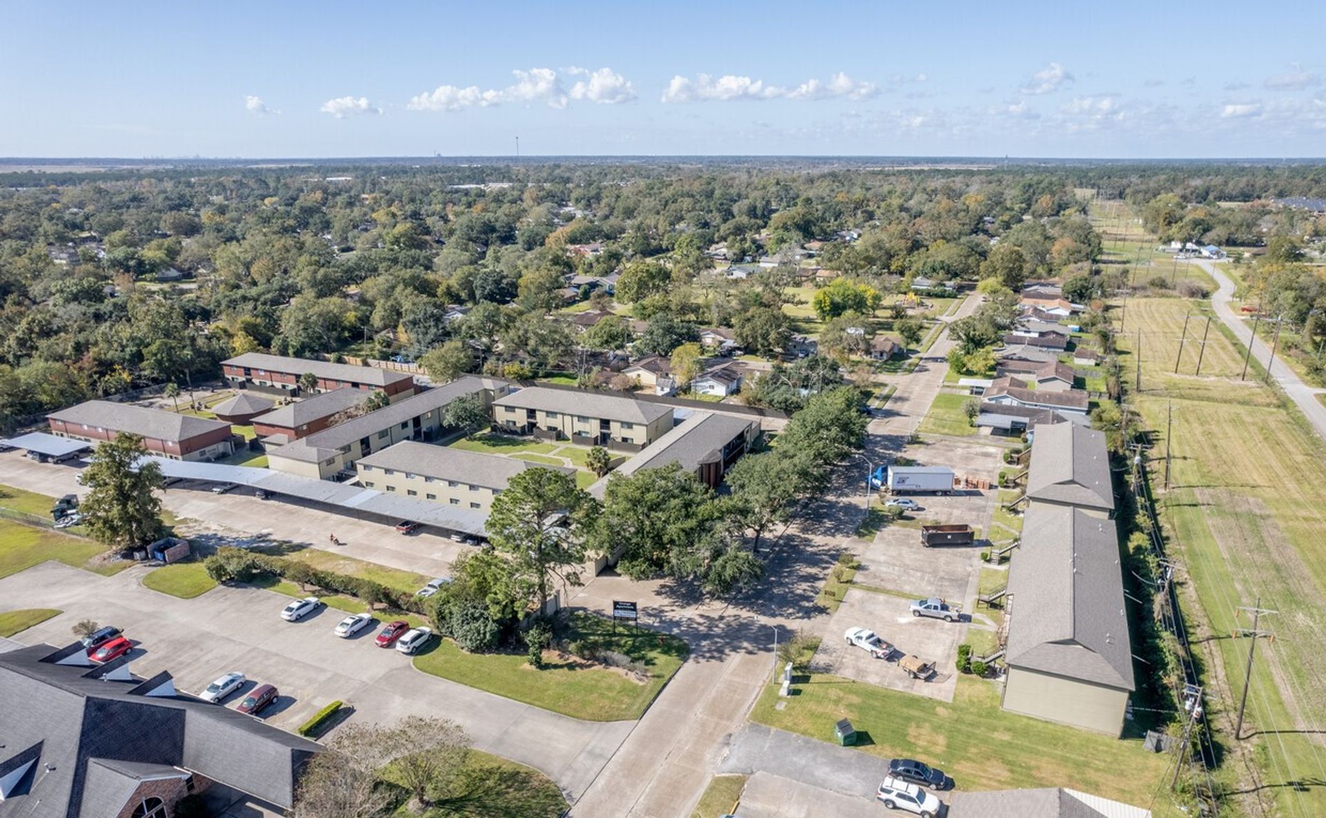 Orange Apartment: 3333 Ridgemont Dr W