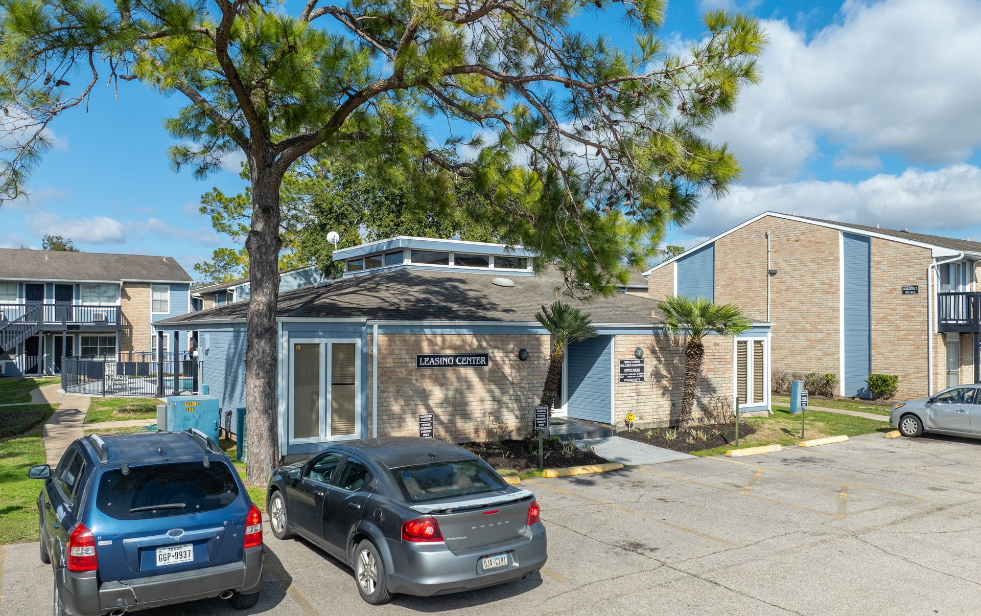 Angleton Apartment: 1300 Buchta Rd