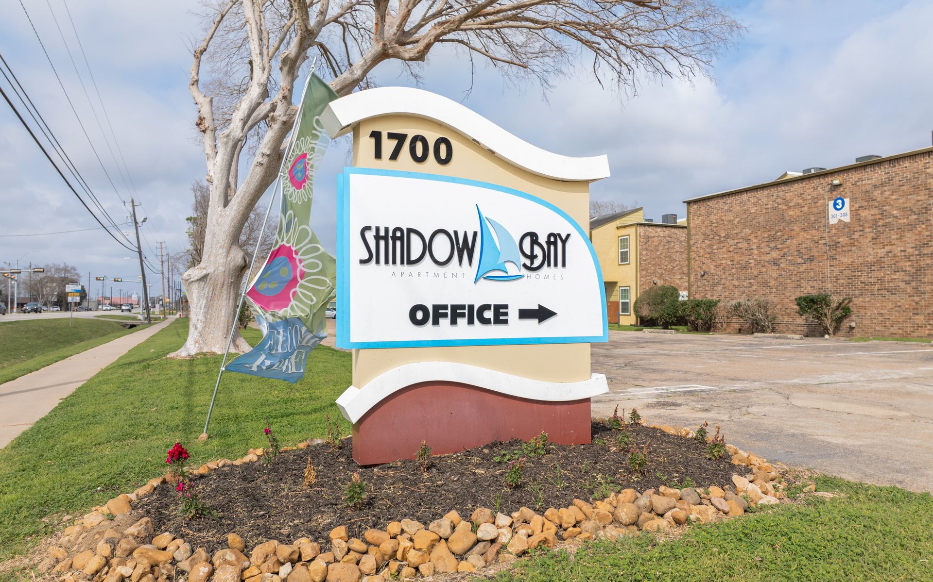 Bay City Apartment: 1700 Baywood Dr