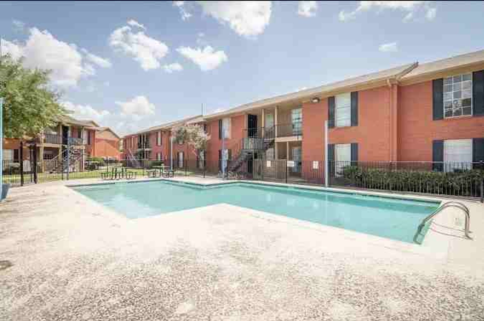 Houston Apartment: 8901 Bissonnet St