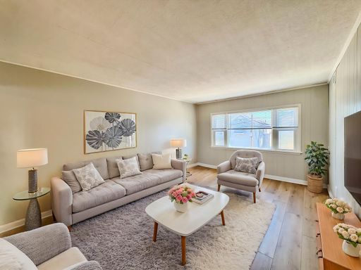 Spacious 1 Bedroom (All Utilities Included) – photo 1