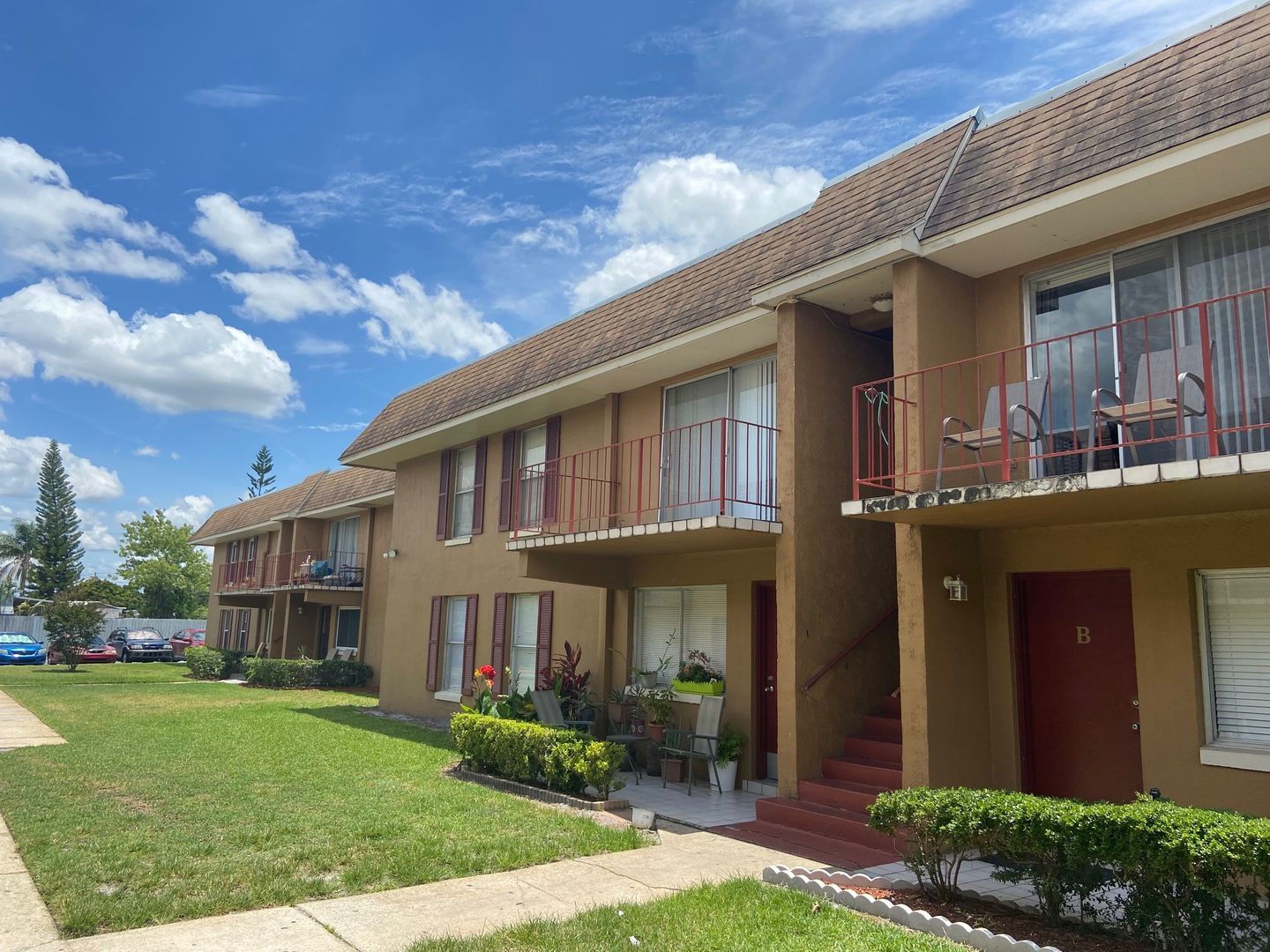 Orlando House: 925 W Oak Ridge Rd