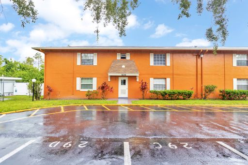 1 Bed / 1 Bath – Updated Kitchen and Bathroom– price reduced to $1,050/month (Water Included) – photo 1