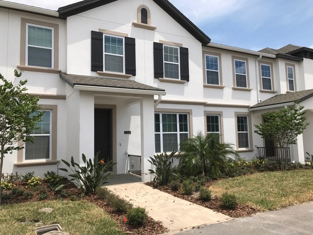 Windermere House: 11642 Water Run Ally