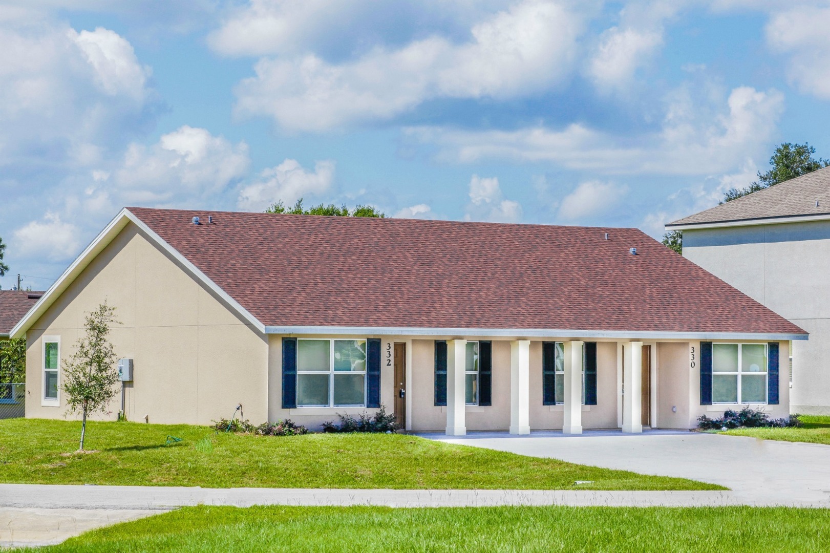 Poinciana House: 332 Dundee Dr