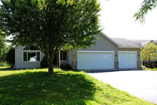 Beautiful 3 bedroom + Den, 2 Bathroom, 3 car garage single family home. MUST SEE!