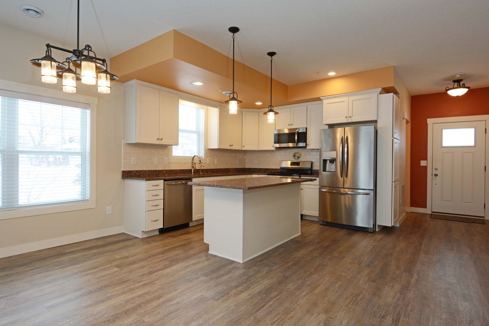 Rosemount House: 14903 Carol Ct