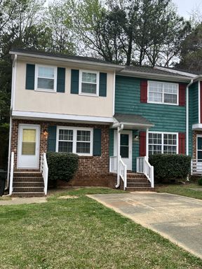 1/2 A Month Off Rent Special!!!!! Great two bedroom remodeled townhouse close to Duke and Hillsborough Road, Durham NC – photo 1