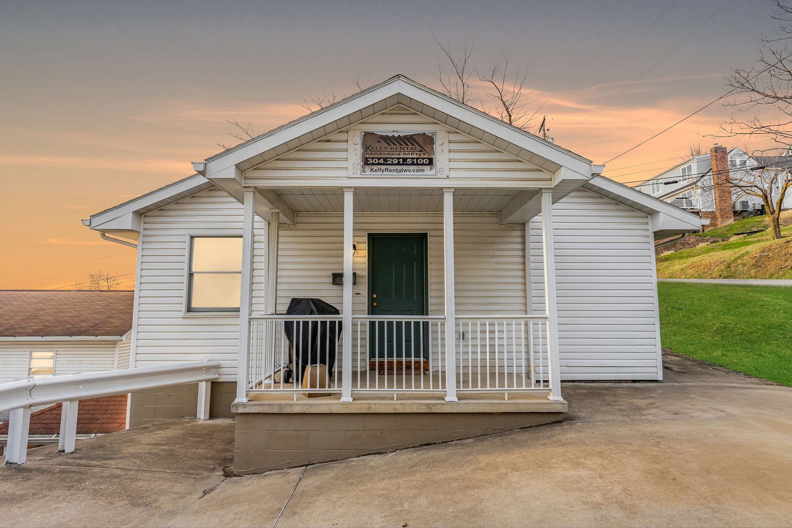 Morgantown Apartment: 415 Sharon Drive