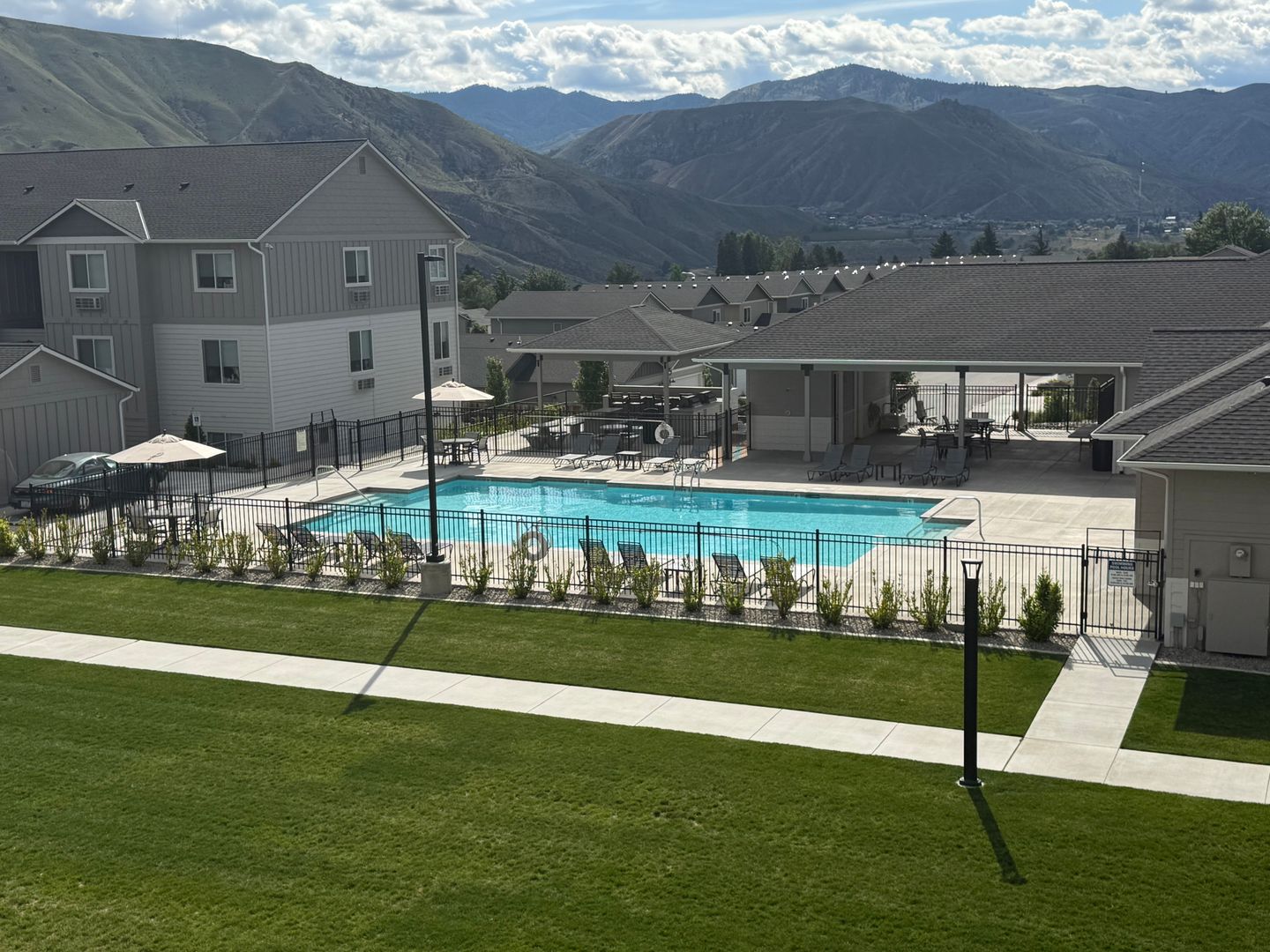 East Wenatchee Apartment: 407 S. Kansas Loop - 211