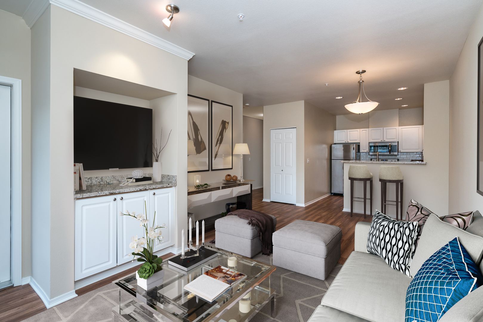 Kirkland Apartment: 530 2nd Ave