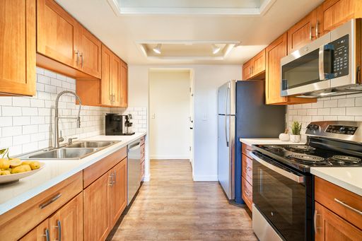 Remodeled Second Floor 2 Bed 1 Bath- Enjoy 1/2 Month FREE! – photo 1