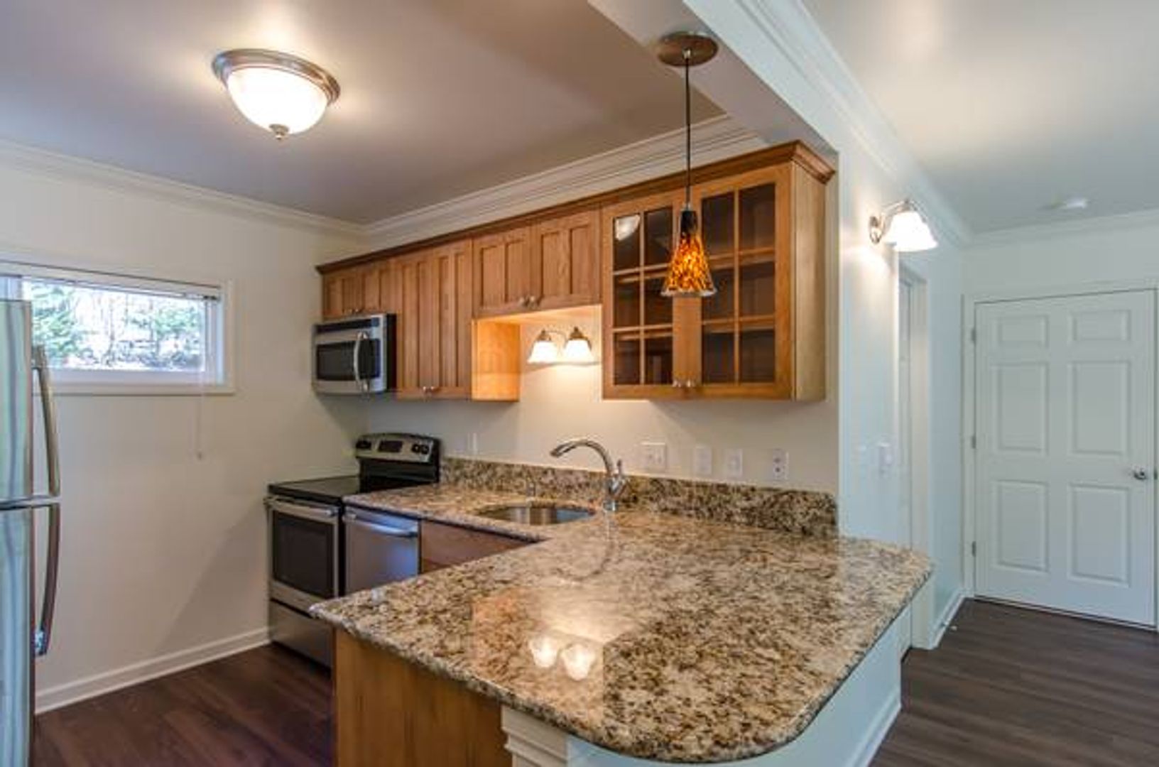 Kirkland Apartment: 244 4th Ave