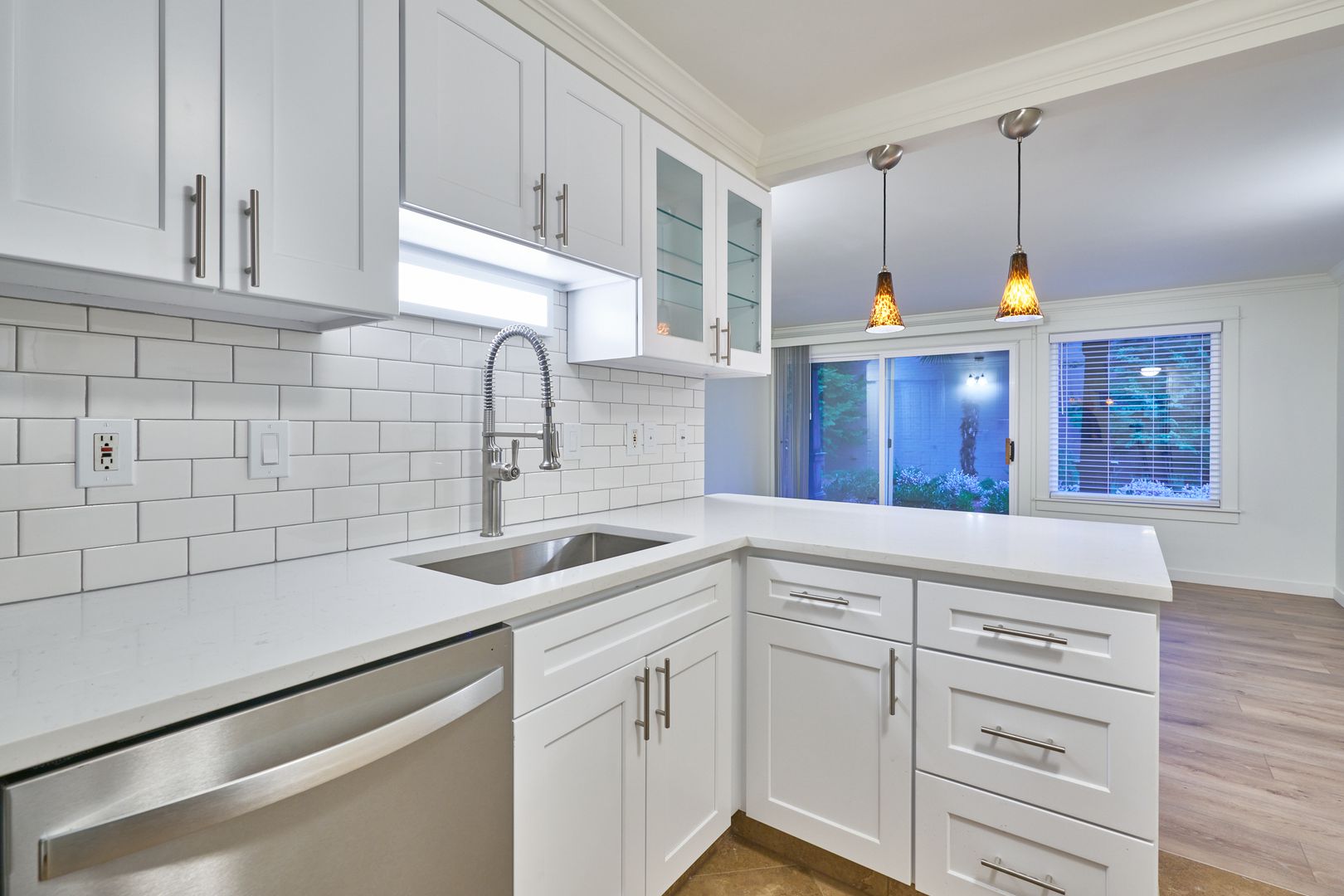 Kirkland Apartment: 244 4th Ave