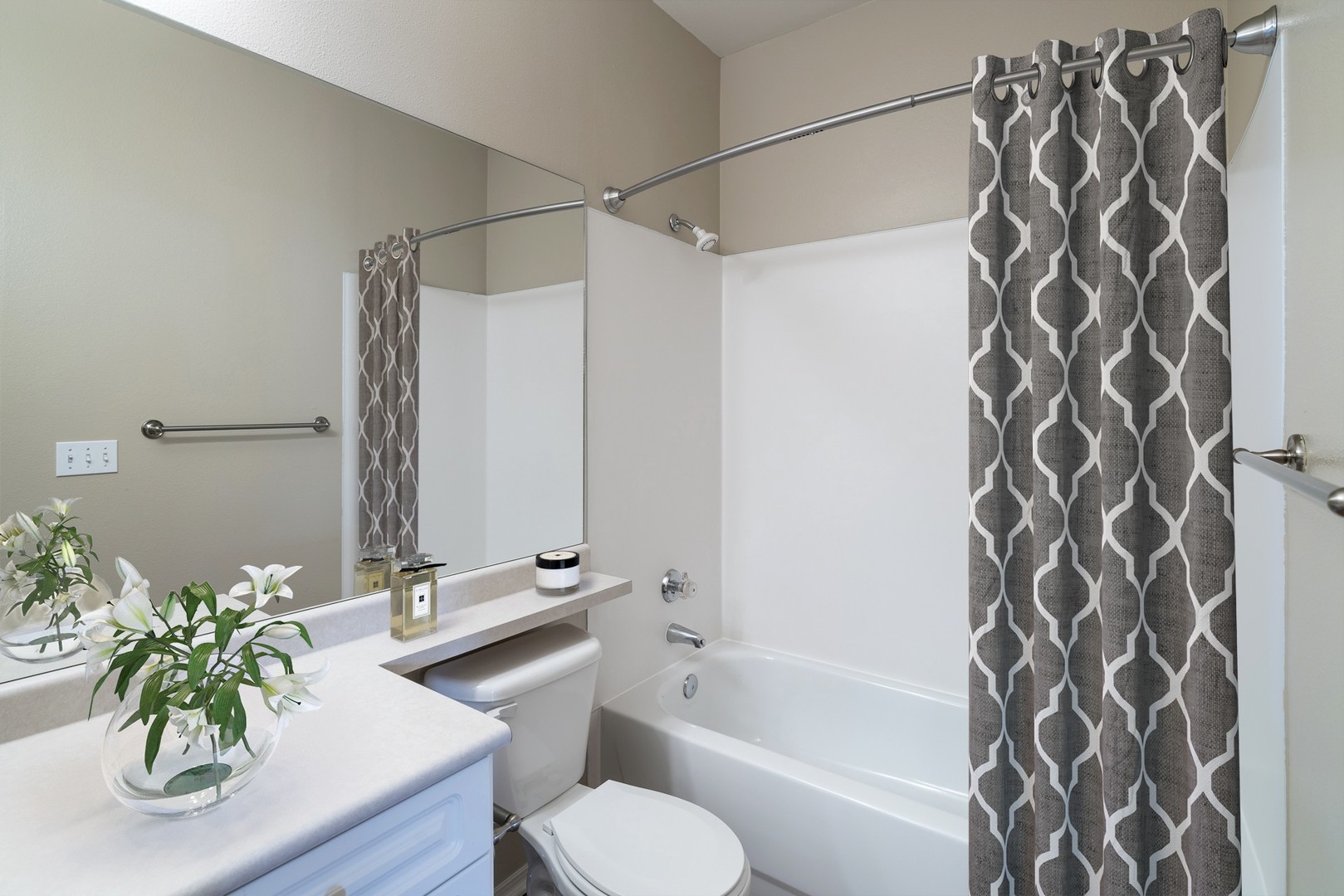 530 2nd Ave., 109, Kirkland, WA 98033