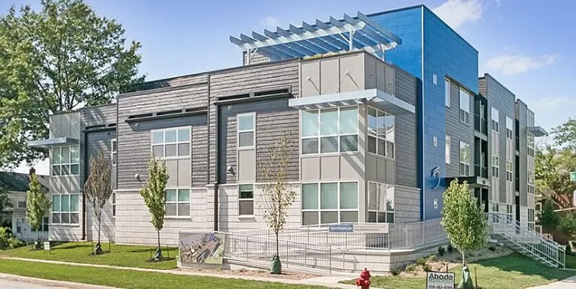 Iowa City Apartment: 5 Lincoln Ave