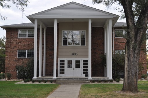 One Bedroom Apartment in Grandview – photo 1