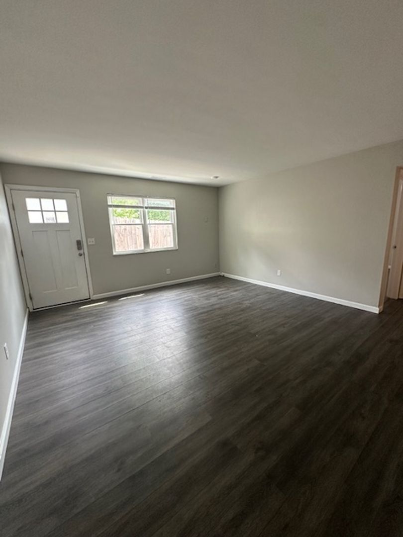 Columbus Apartment: 2661 Medary Ave.