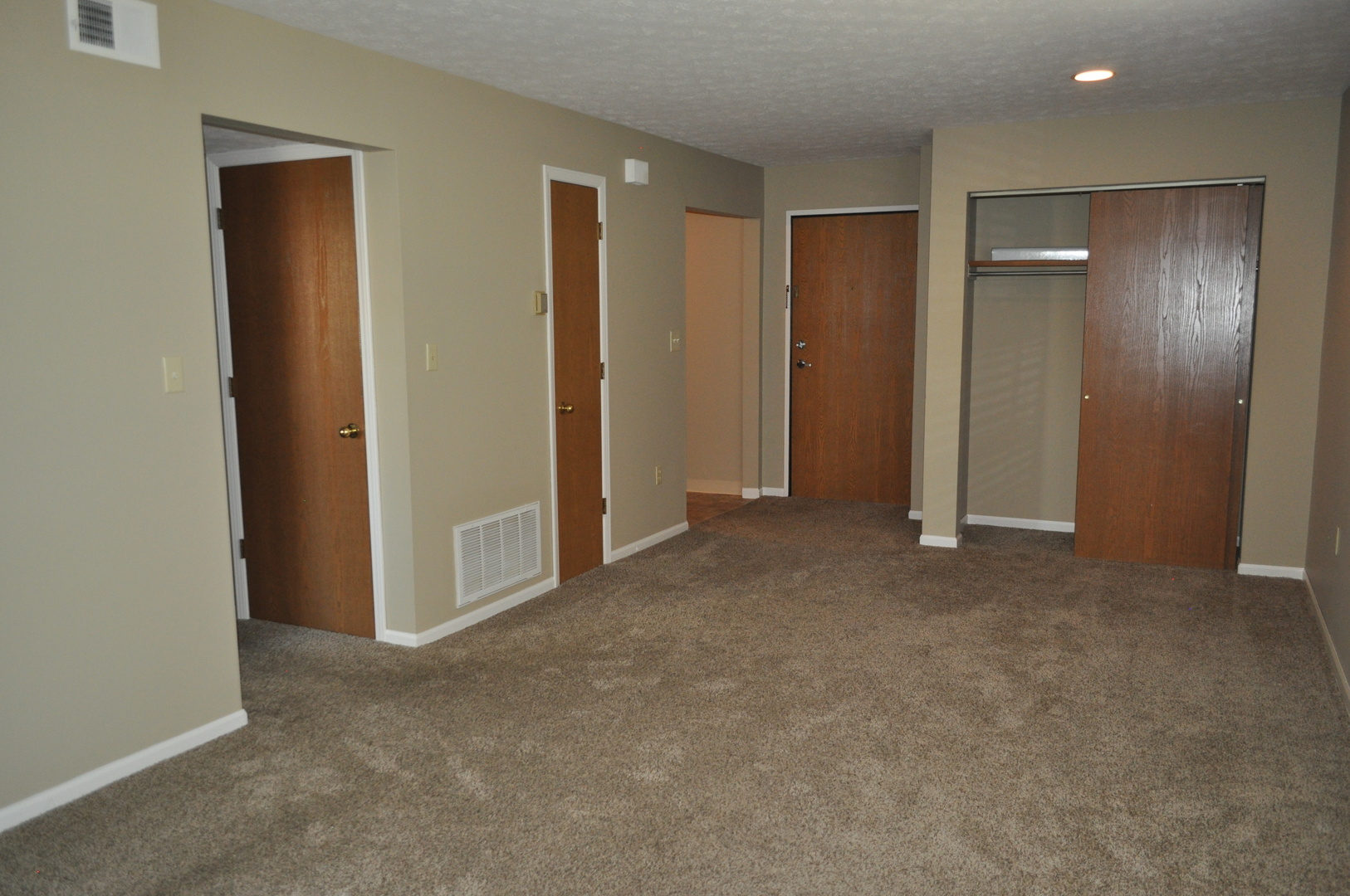 Columbus Apartment: 1800 North Star Road