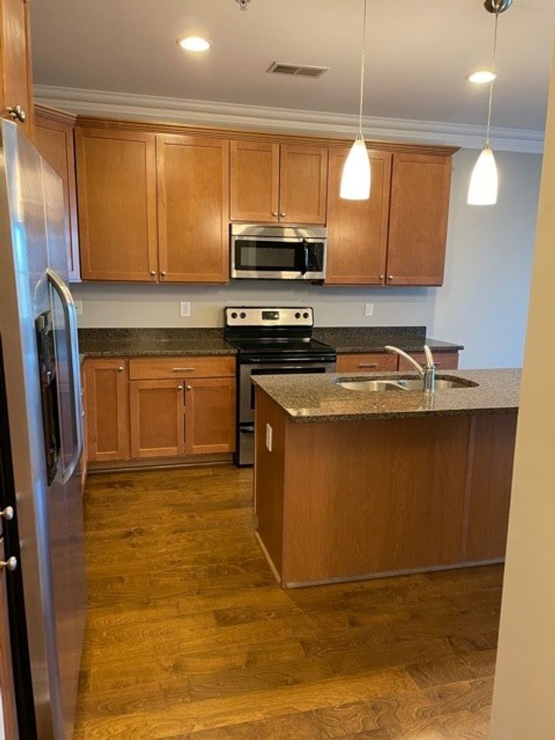 Columbus Apartment: 1368-1400 Grandview Avenue