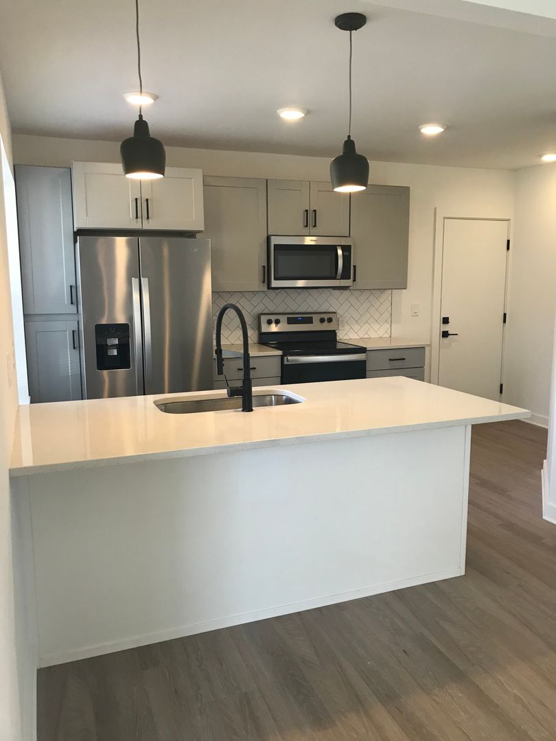 Columbus Apartment: 1400 Hamlet St