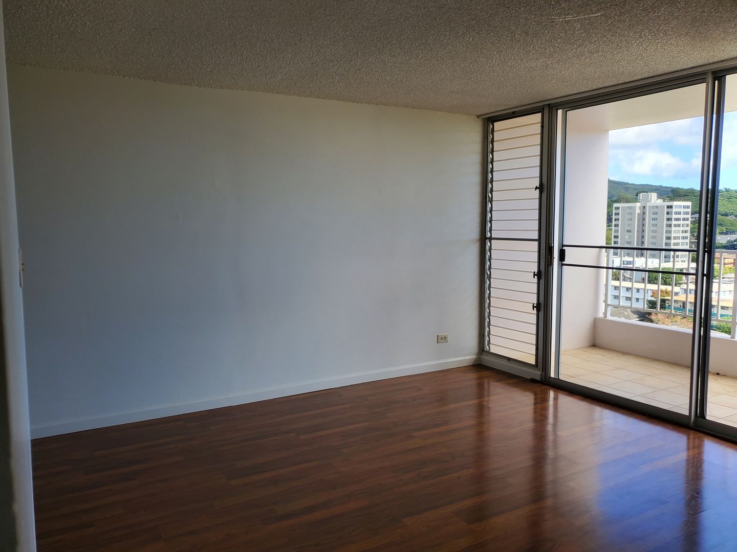 Honolulu Condo: 1419 Dominis Street #1106