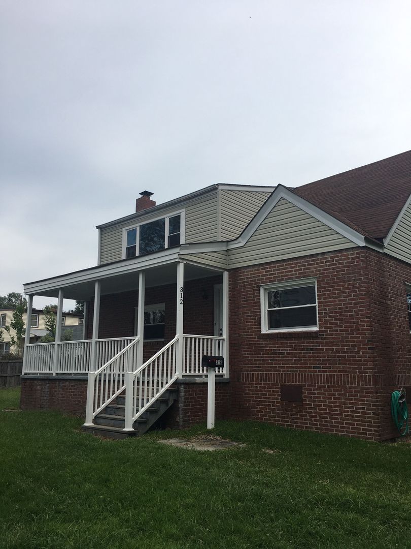 Norfolk House: 312 Neoma Avenue