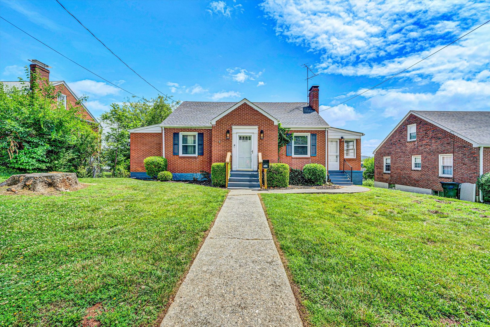 Charming Brick Ranch- Roanoke County