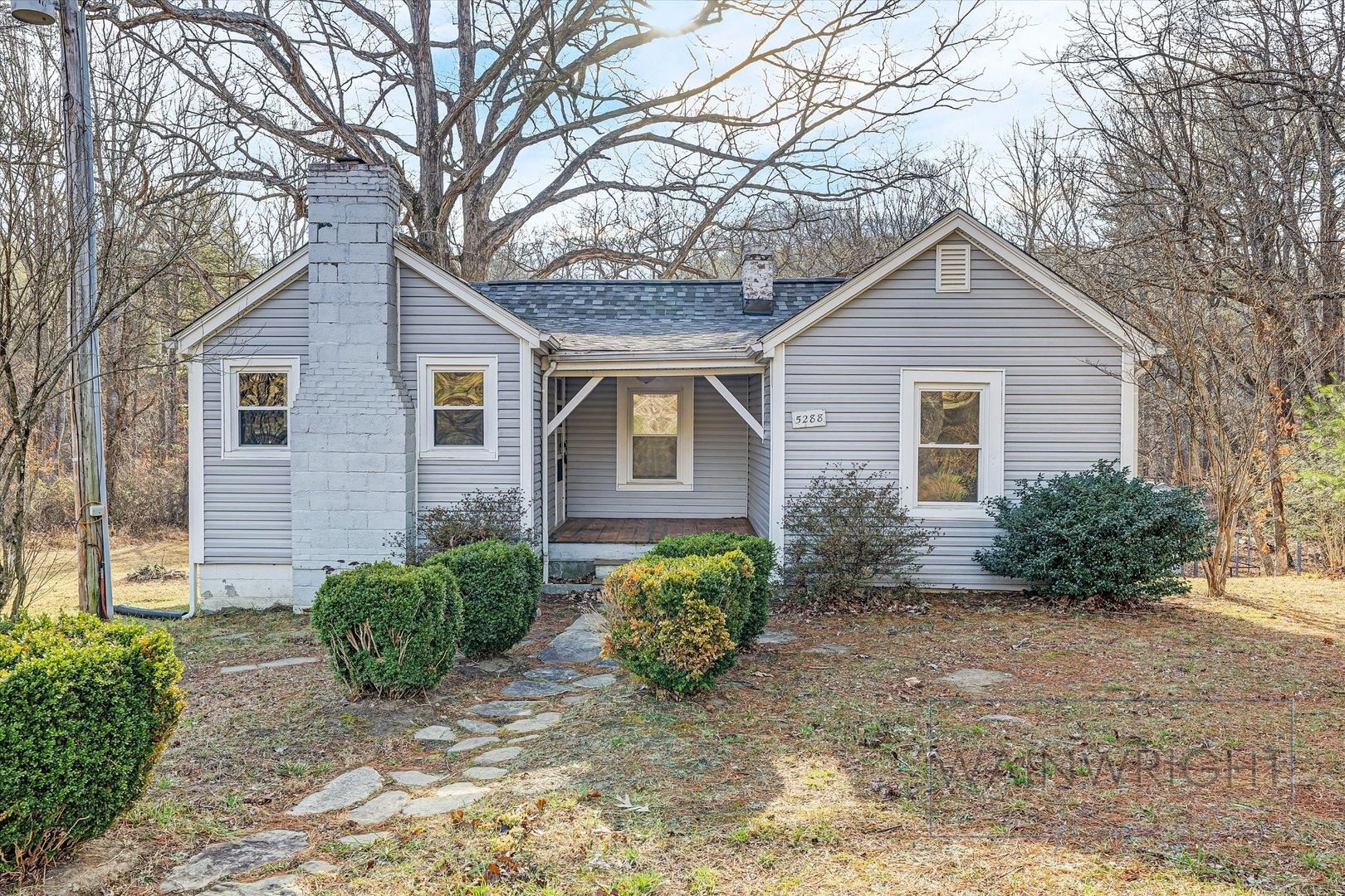 Salem House: 5288 Bradshaw Road