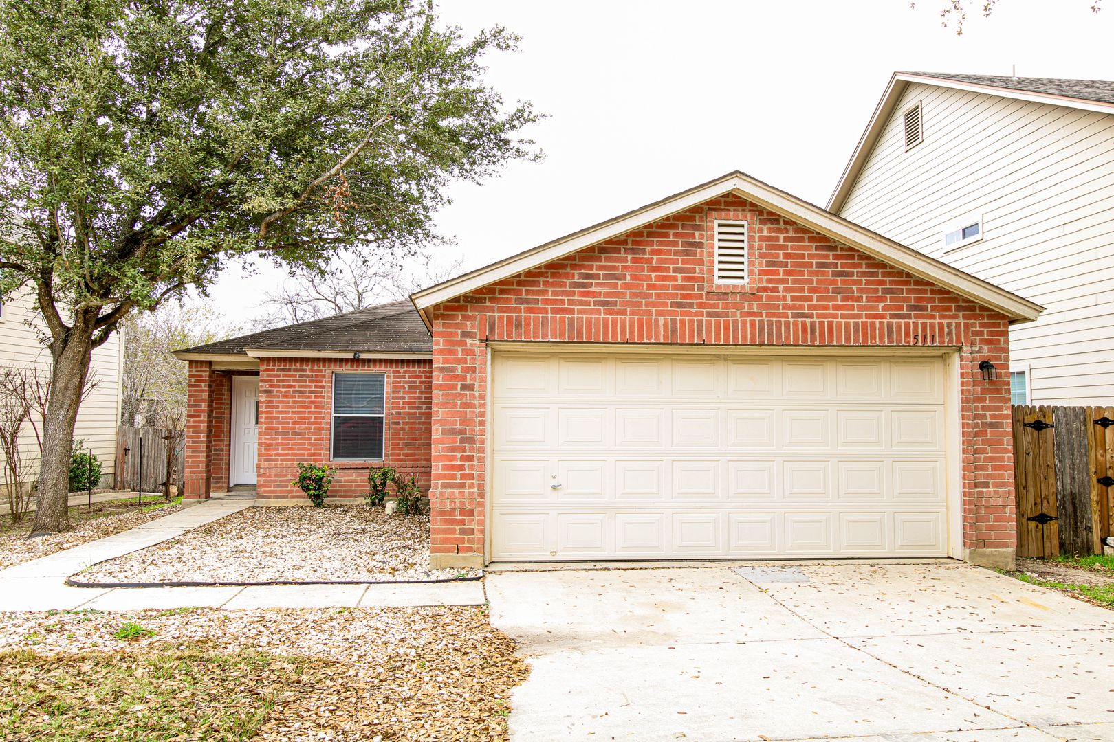 San Antonio House: 511 Mathis Meadow