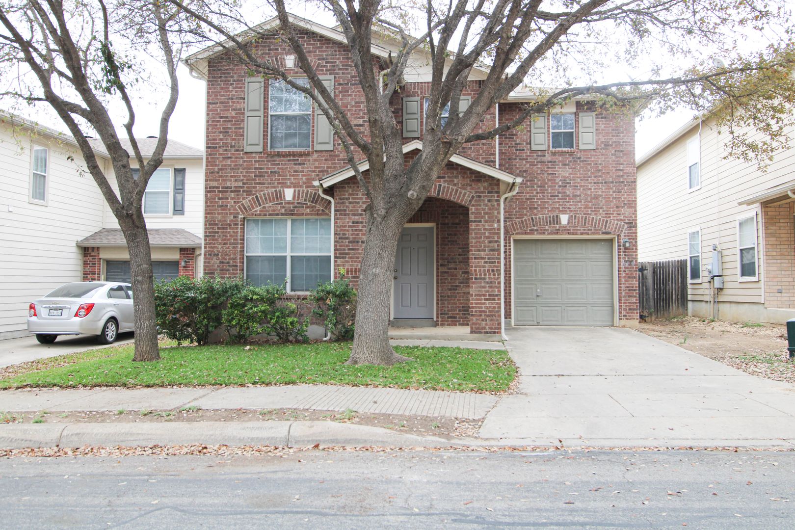 San Antonio House: 16130 Branching Oaks