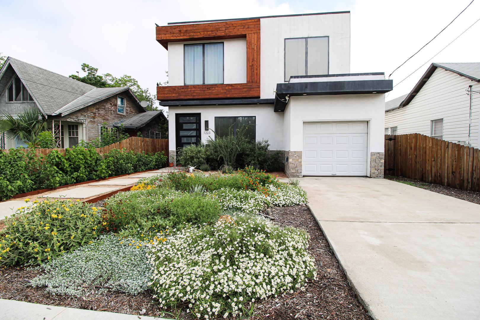 San Antonio House: 1223 Hays St