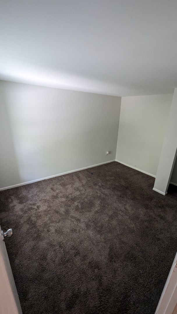 3 Bedroom apartment with multiple floor living! 4 of 7