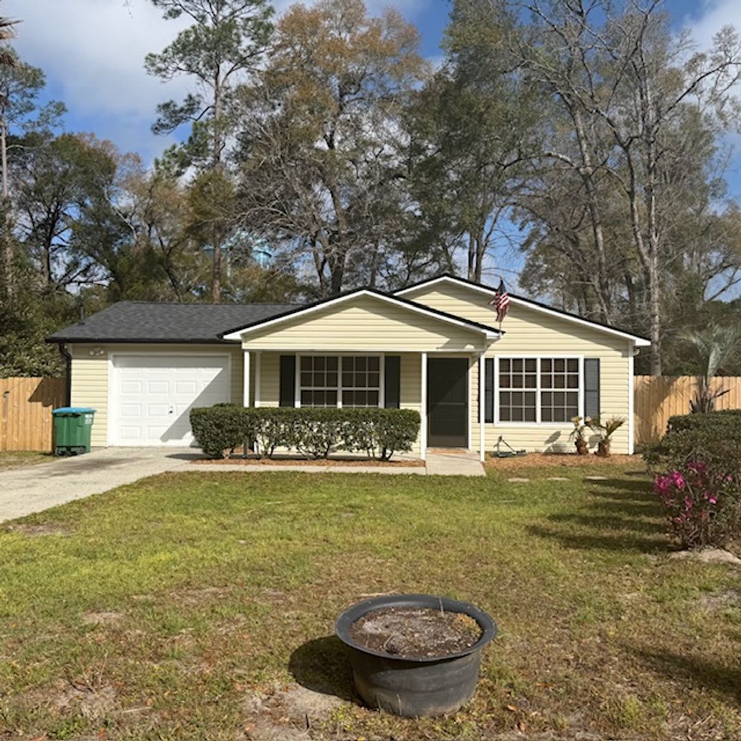 Crawfordville House: 88 Hickory Avenue