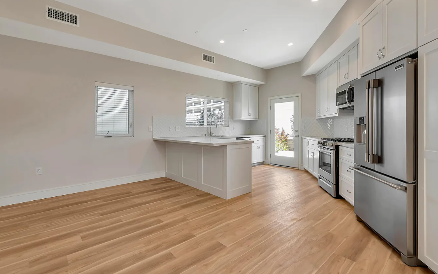 Redondo Beach Apartment: 2800 Grant Ave. - Unit B