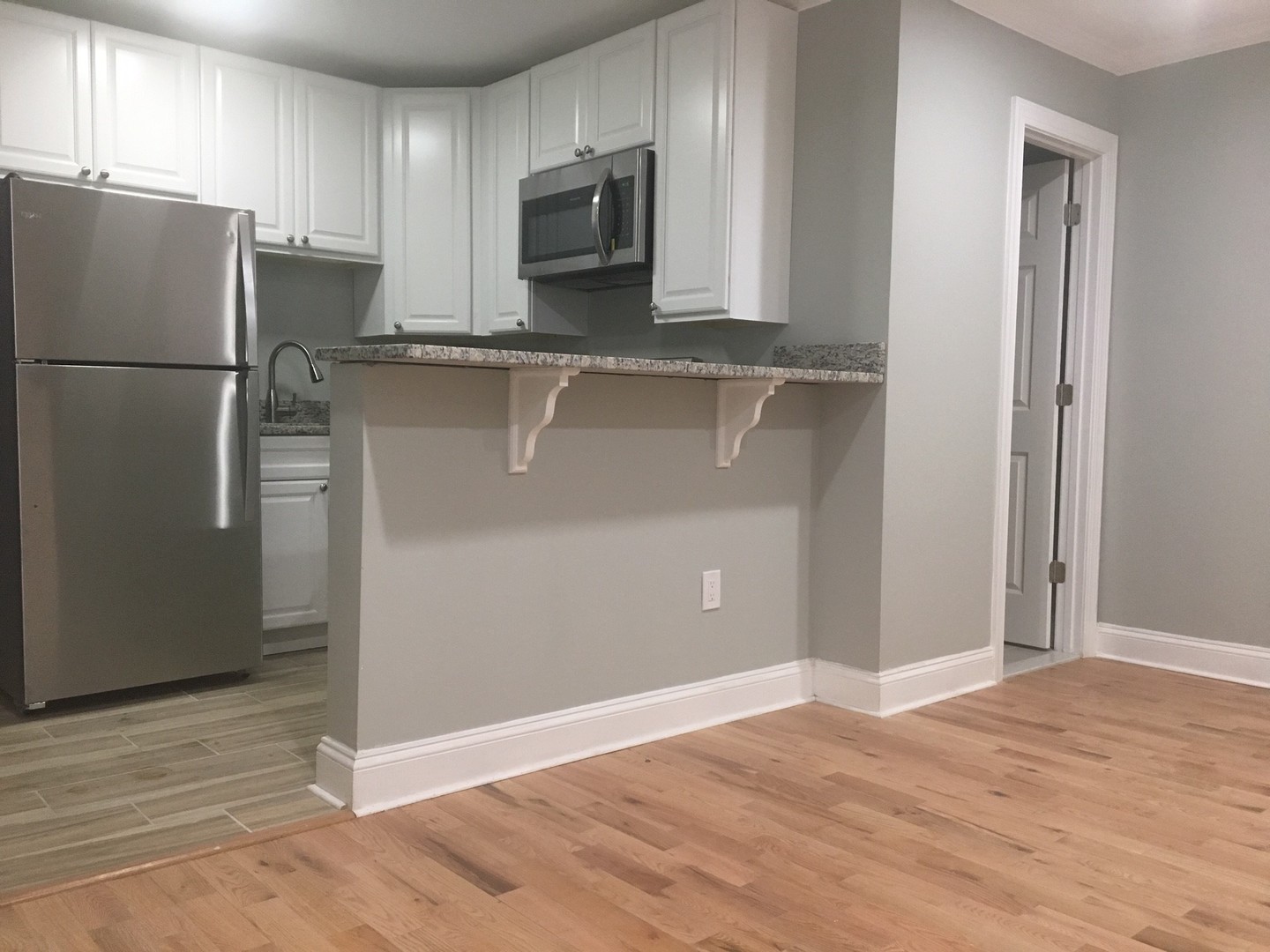 Washington Apartment: 4569 MacArthur Blvd NW