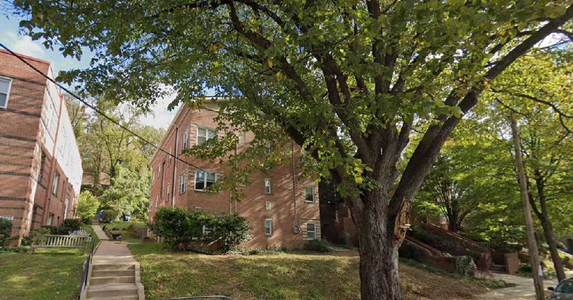 Washington Apartment: 4569 MacArthur Blvd NW