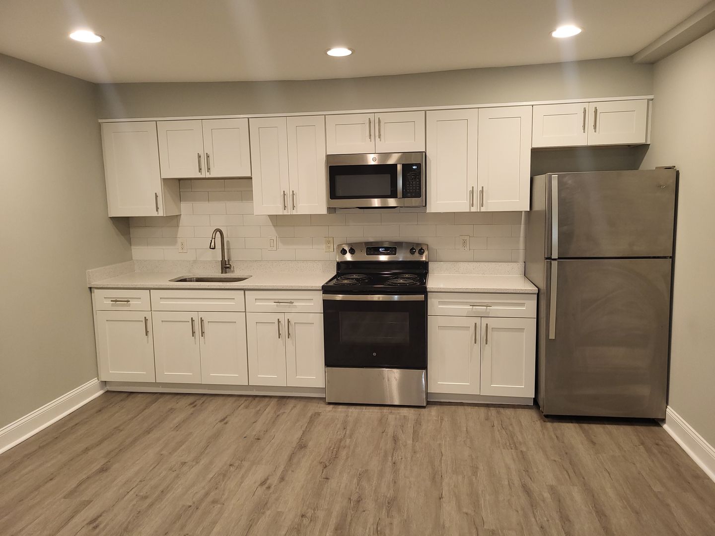 Washington Apartment: 3715 Woodley Road NW