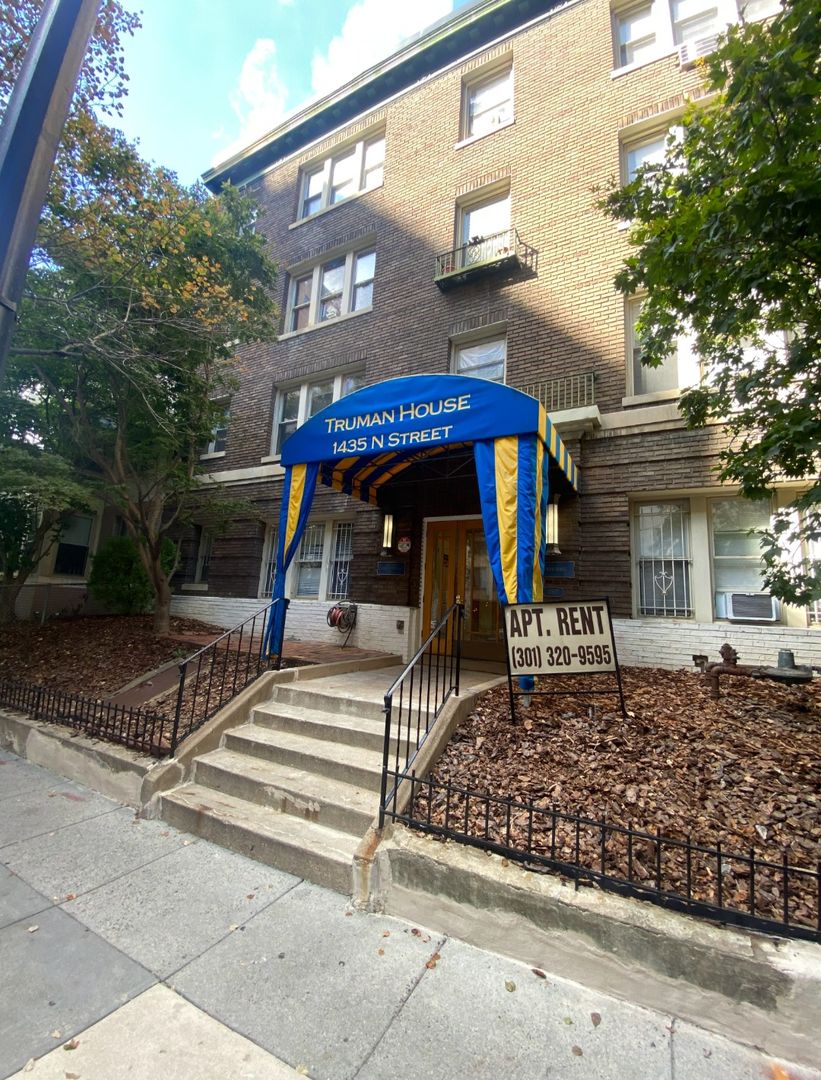 Washington Apartment: 1435 N Street NW