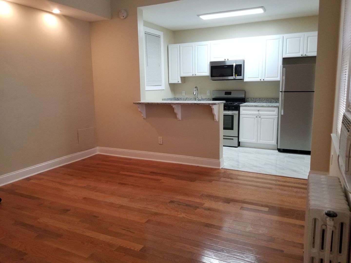 Washington Apartment: 1435 N Street NW
