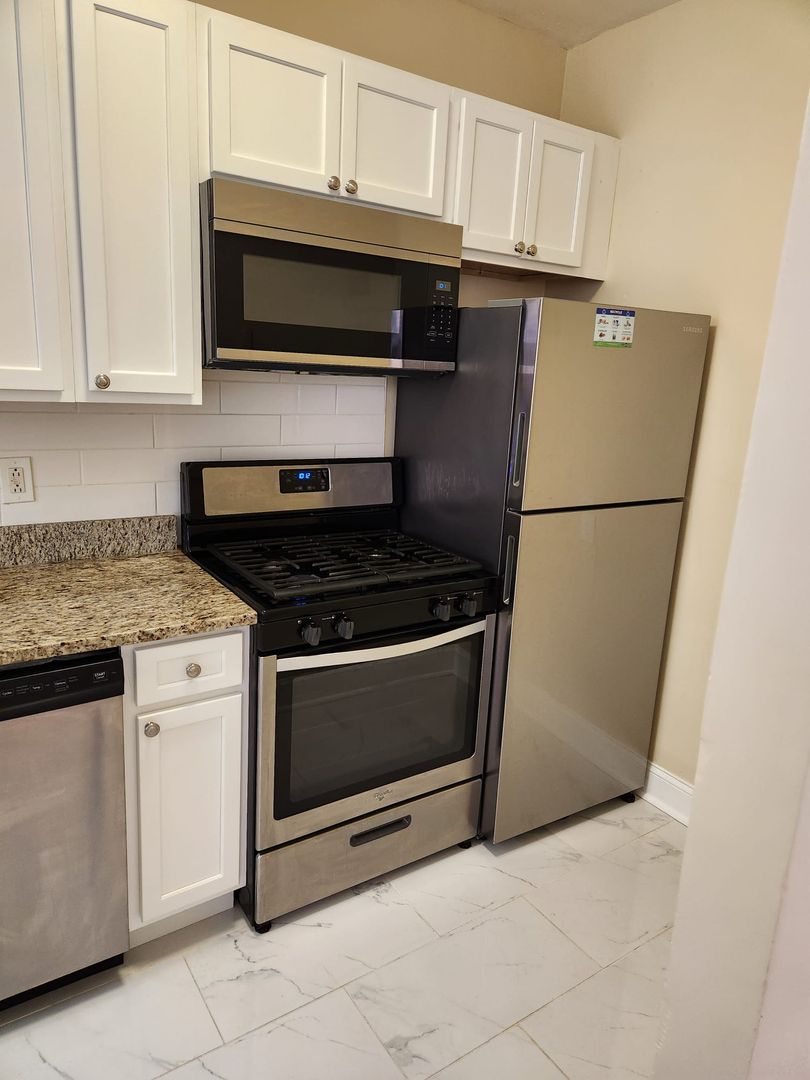 Washington Apartment: 1809 Belmont Road