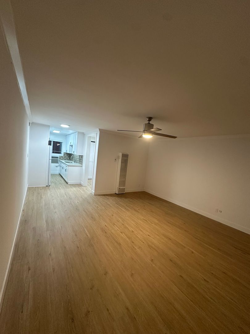 Los Angeles Apartment: 10751 Rose Ave.