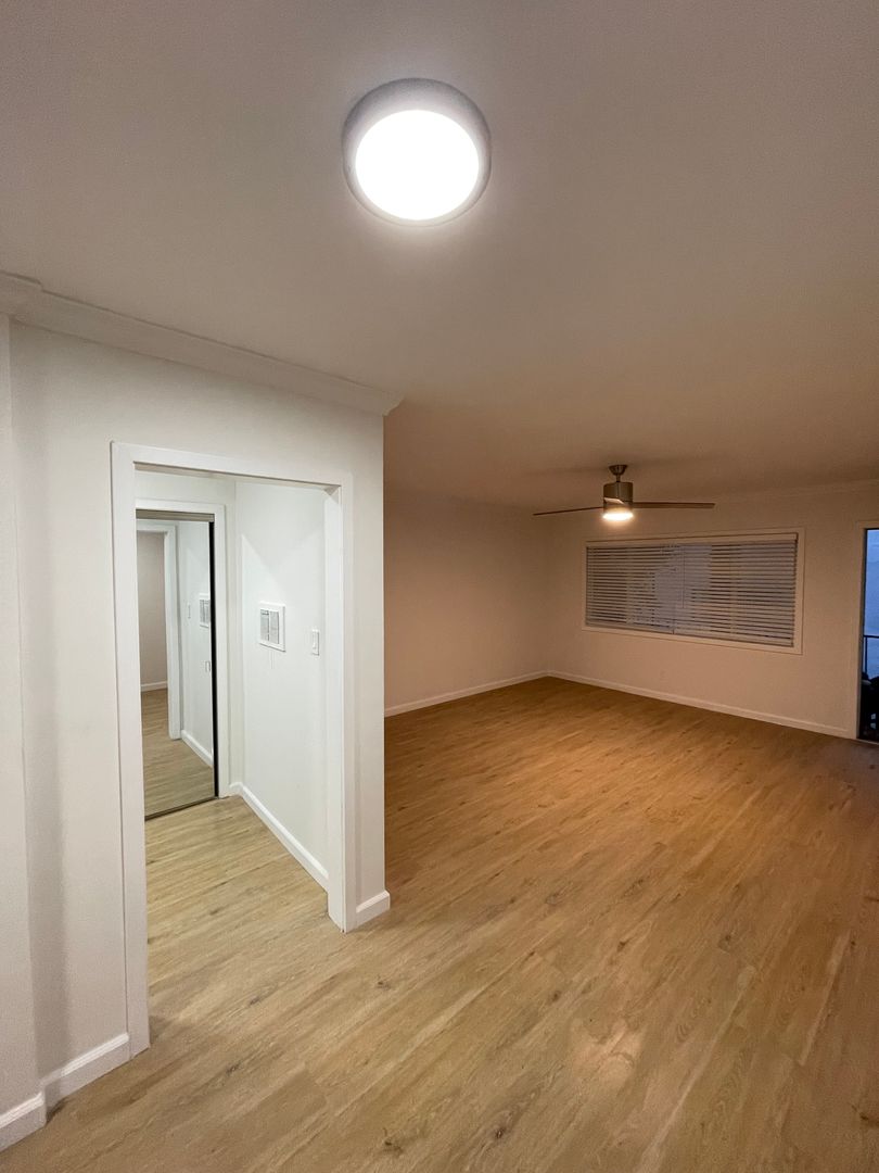 Los Angeles Apartment: 10751 Rose Ave.