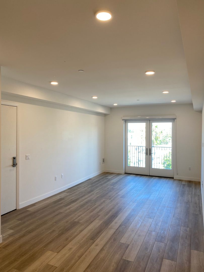 702-11612 CULVER BLVD LLC 11 of 12